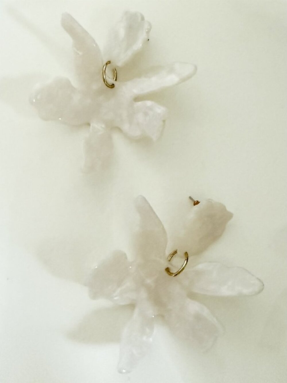 White "MOTHER OF PEARL: SMALL PAPER LILY FLOWER EARRINGS